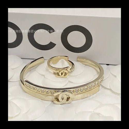 Double Bracelet, High-end Sense Diamond-set English Retro Ring Set, Benchmarking